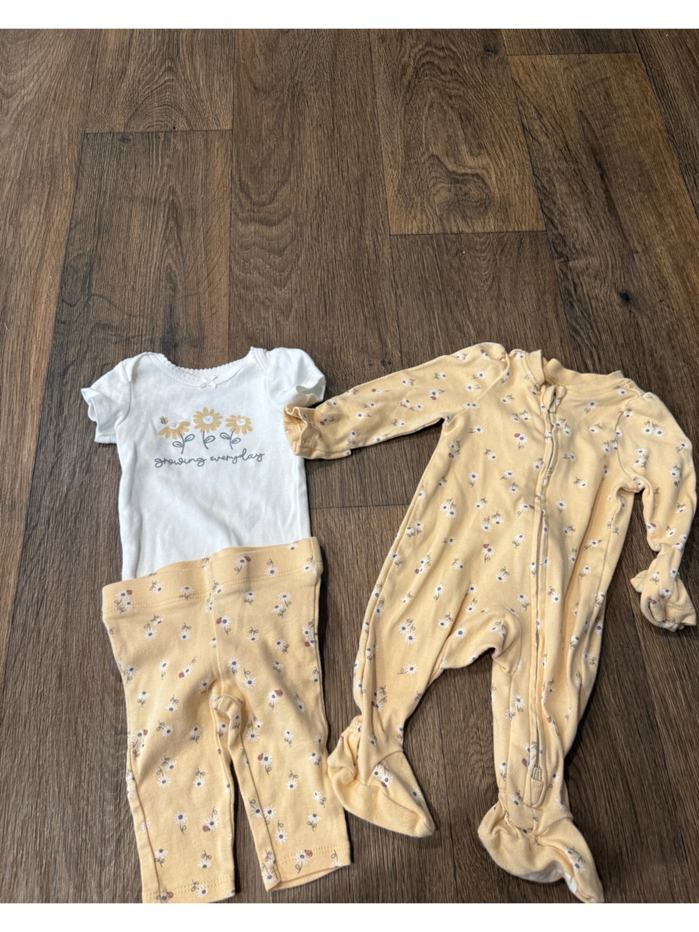 Huggies- 3 Piece Set- Newborn